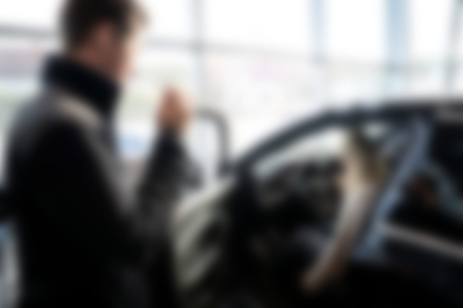 Hva lønner seg? Eie, lease eller abonnere ny bil? NAF